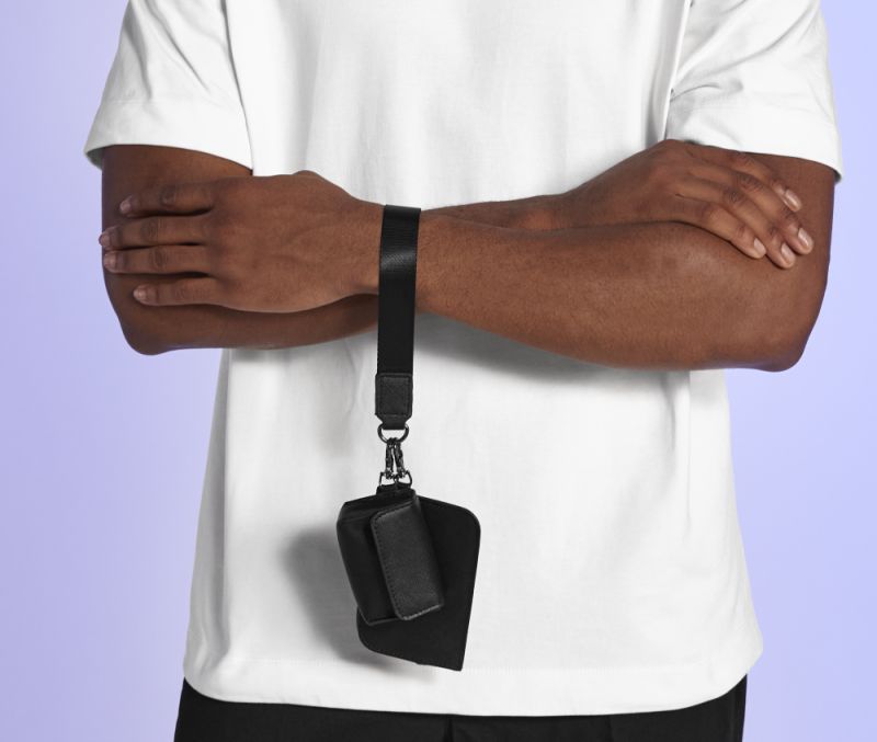 BOUTIQUE POUCH WRISTLET