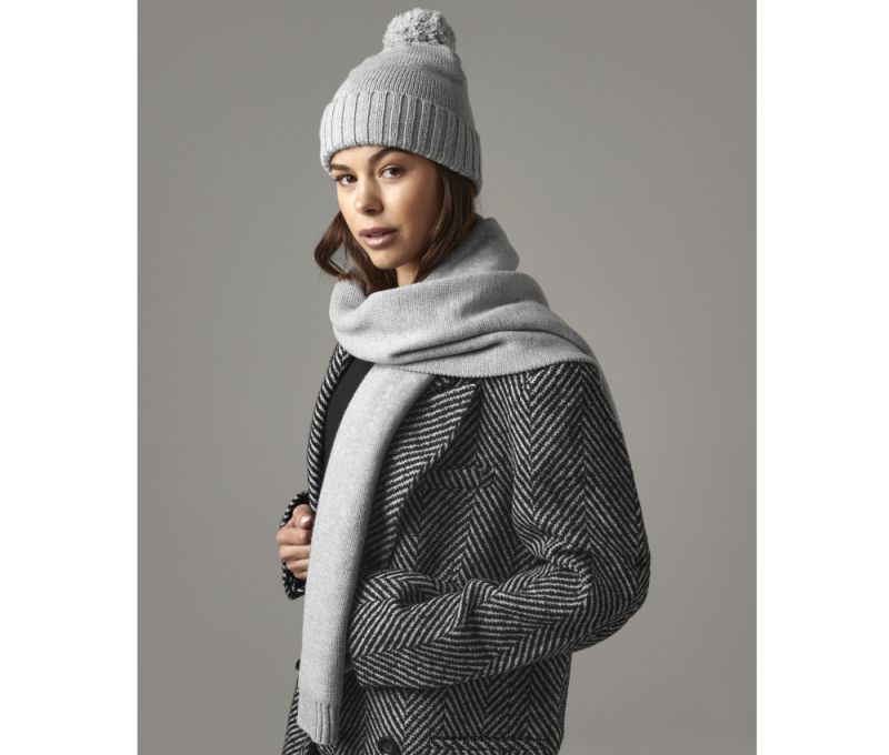 KNITTED SCARF AND BEANIE GIFT SET